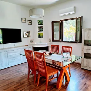 Holiday home Raffaella